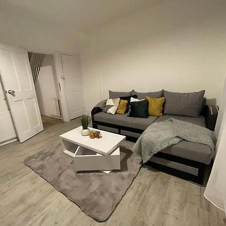 לונדון Beautiful 2 Bedroom On Tower Bridge מראה חיצוני תמונה