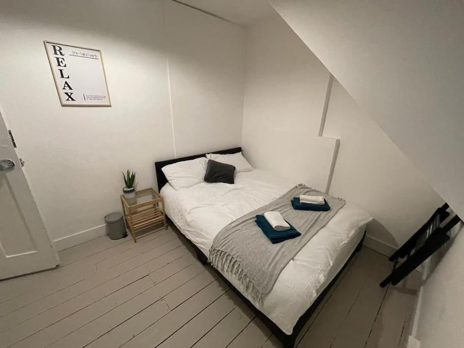 לונדון Beautiful 2 Bedroom On Tower Bridge מראה חיצוני תמונה