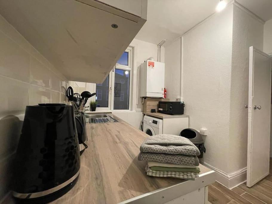 לונדון Beautiful 2 Bedroom On Tower Bridge מראה חיצוני תמונה