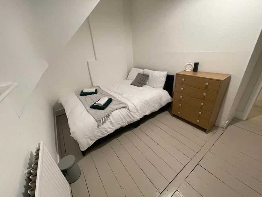 לונדון Beautiful 2 Bedroom On Tower Bridge מראה חיצוני תמונה